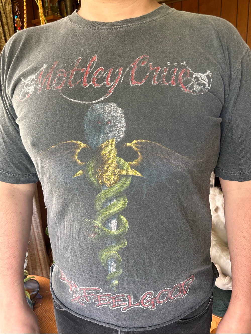 MyDyer.Com • Motley Crue Vintage 2000s Dr Feel Good Band Tee - Picture 15 of 16